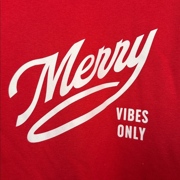 Red Christmas old Navy Sweatshirt men’s size medium. Never been worn. Holiday - Picture 3 of 6